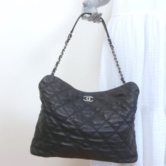 CHANEL Calfskin Stitched Large Button Up Hobo Black 340258